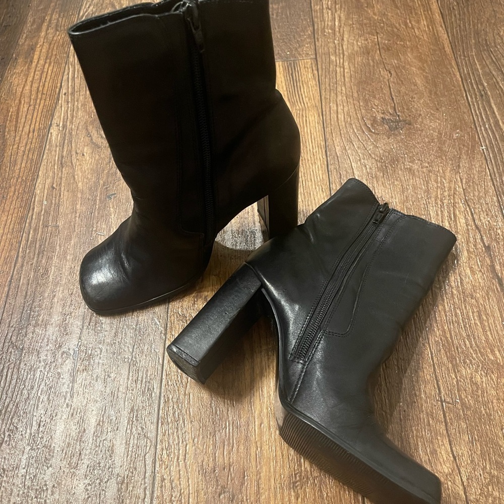 Bakers black leather boots chunky heel Size: 6M